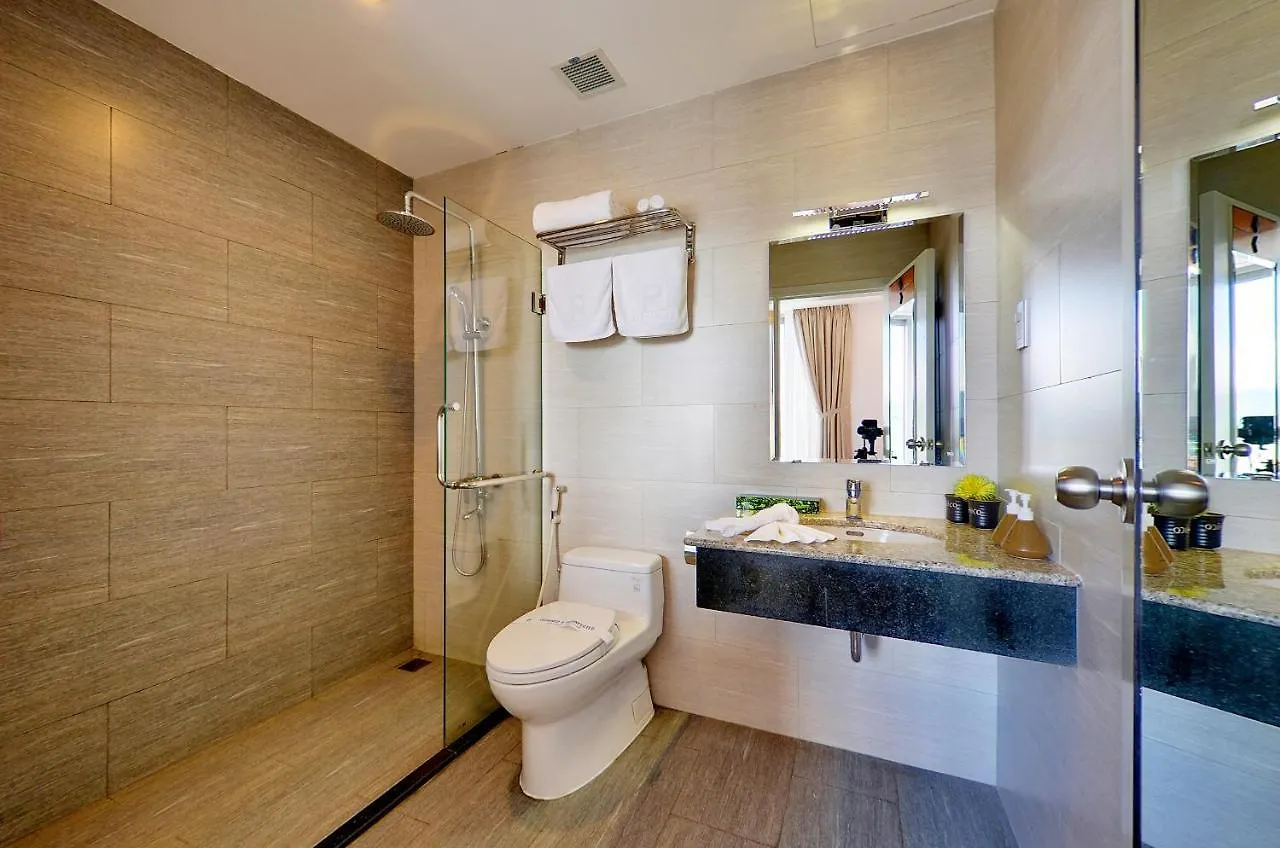Richico Luxury Apartel Ocean Da Nang 4*,